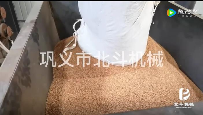 生物質滾筒炭化爐有效提高農(nóng)業(yè)資源的利用率