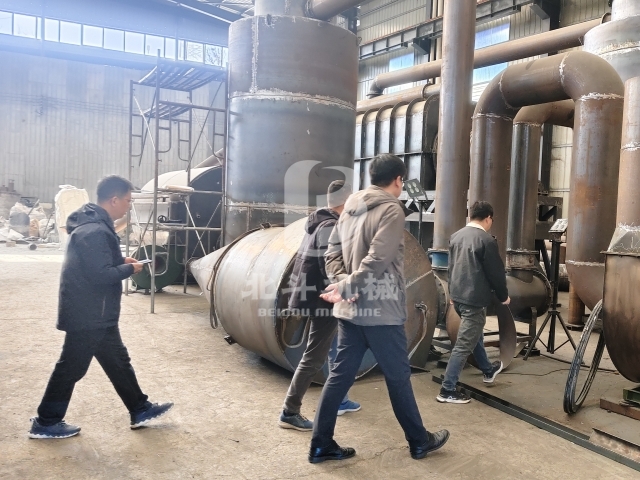 客戶到訪,全方位深度調研炭化爐性能